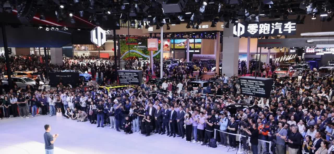 来大胆预测一下，未来3年新能源车企存活率！1、比亚迪：存活率100%；2
