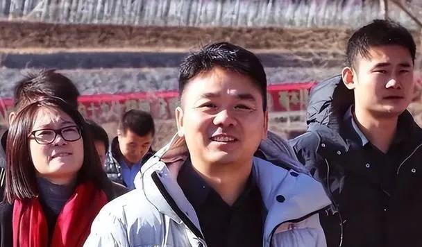 刘强东每年给家乡送年货，可不是一时兴起做慈善，而是坚持多年、带着真情还藏着长远规