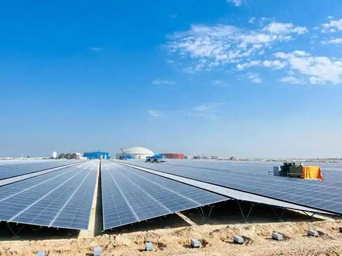 光伏行业巨额亏损除了台风天灾以外，多半出于安装运输过程，以及选址错误，大幅提高了