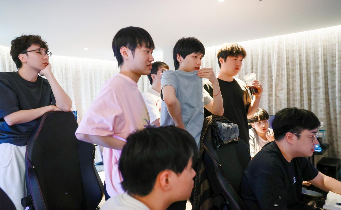 今晚BLG首发傻豆，明天首发打野也是傻豆，为北川鸣不平的声音不少，Park来聊聊