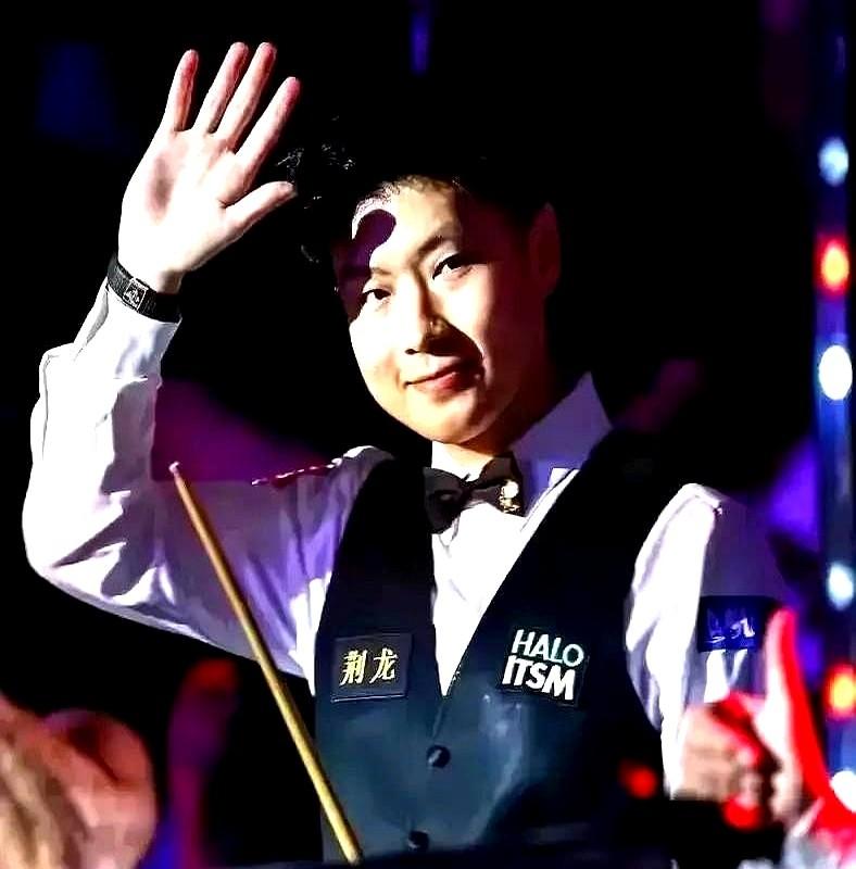 国锦赛冠军吴宜泽，又把世锦赛冠军赵心童逼到了悬崖边！0-1落后，眼看又要重演