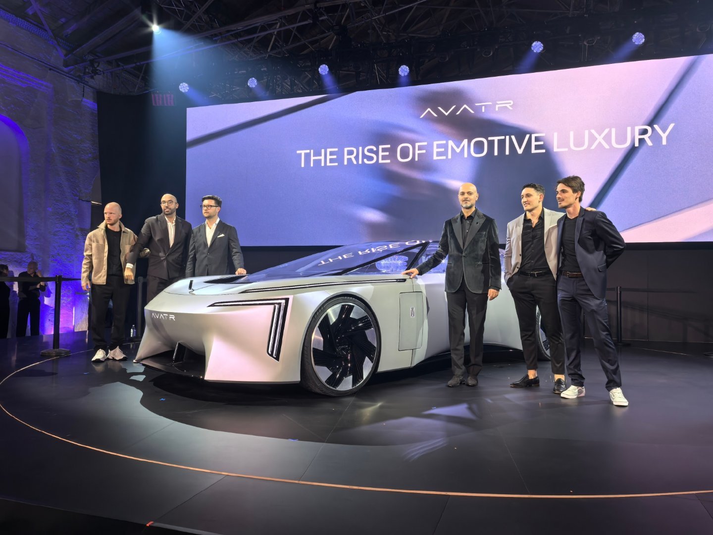 IAA2025阿维塔在慕尼黑车展上带来了全新概念车XPECTRA的全球首秀。这台