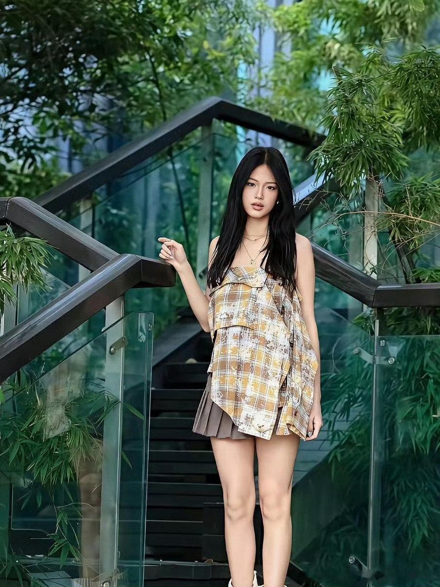 不得不说，妈妈的审美对孩子影响好大，鲍蕾家的贝儿和钟丽缇家的Jaden竟然同岁，但两人完全是两种风格