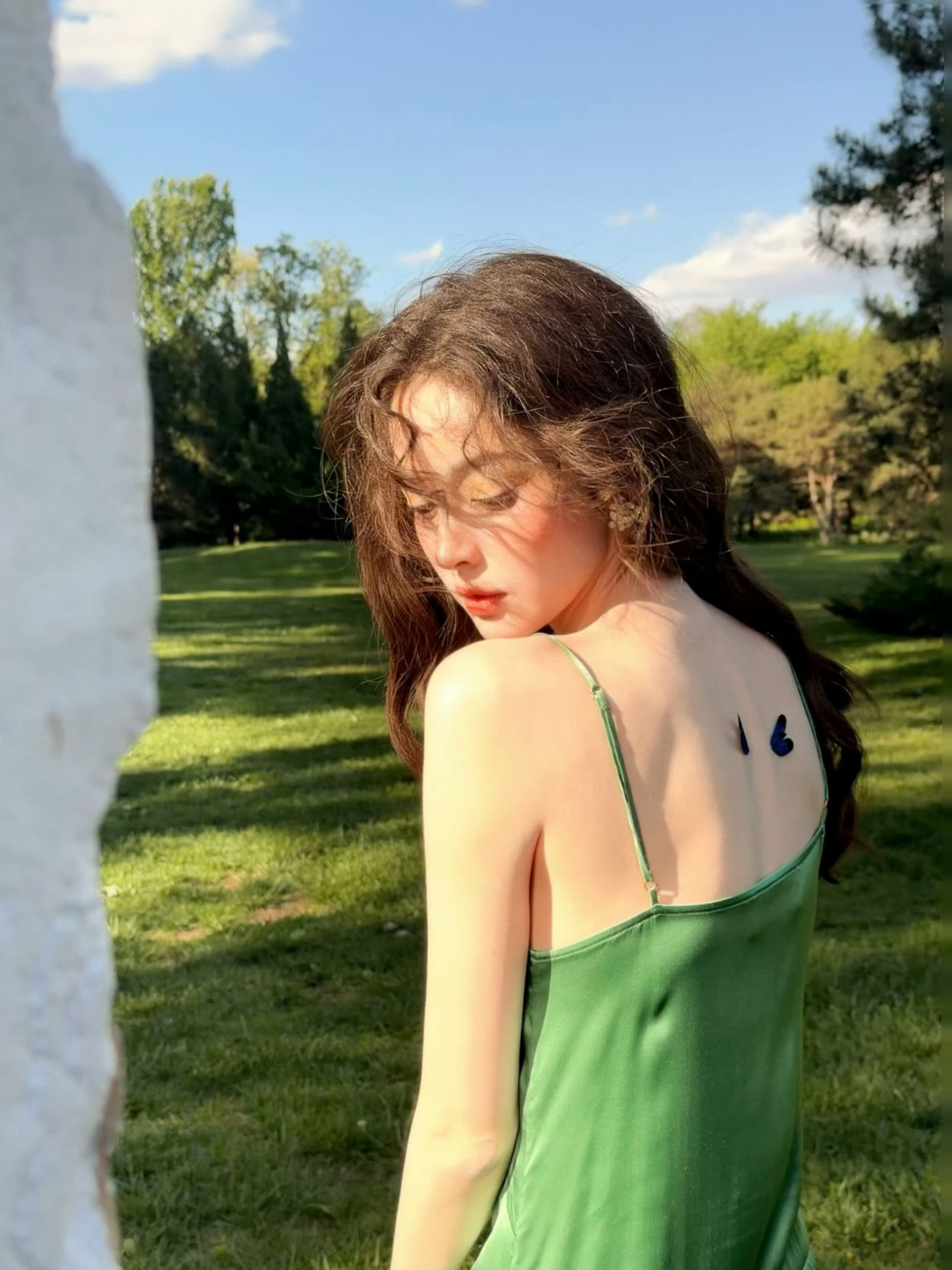 我们娜扎就这样一次次因为外貌身材不断出圈吧！！！完全美神降临啊啊啊啊……娜扎直角