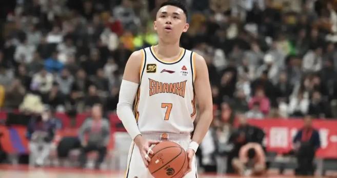 CBA一夜诞生重量级交易！超级黑马反超辽粤！胡金秋下家浮出水面这个休赛期真正