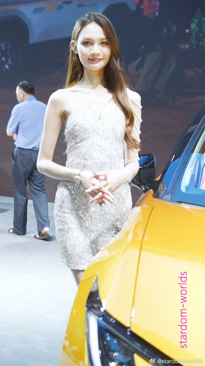 模特车模东莞车展2025东莞春季车展美女车模84