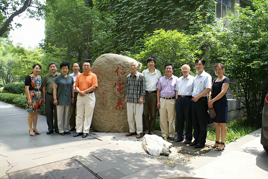 段永平这话，戳破了多少散户的痛点？说真的，身边太多人买股票像买菜，看别人抢