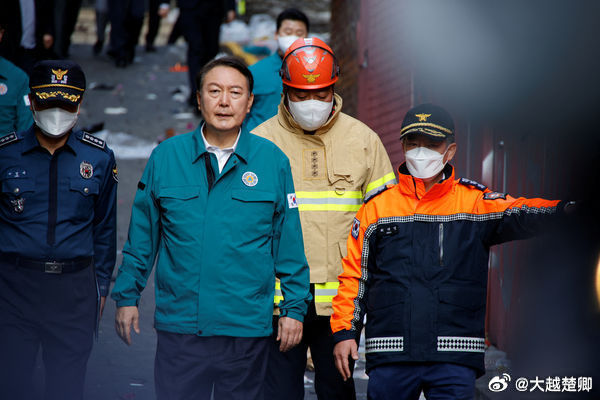 梨泰院惨案，罪在尹锡悦。韩国政府调查报告指，因尹锡悦将总统府迁至龙山，导致警方将