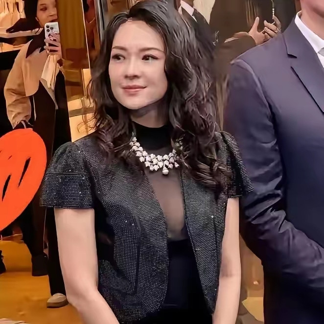 汪峰怕是怎么都想不到，章子怡的投资眼光居然这么厉害。仅仅两百多万的初始投入，短短四年时间就增值到三亿