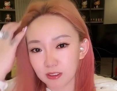 刘大美爆料枷柏现身蛋蛋活动，谈自身感受遇见老友感慨良多。