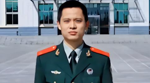 2011年，22岁武警战士吴艳杰，击毙14名暴徒、救下6名人质，身中22刀壮烈牺