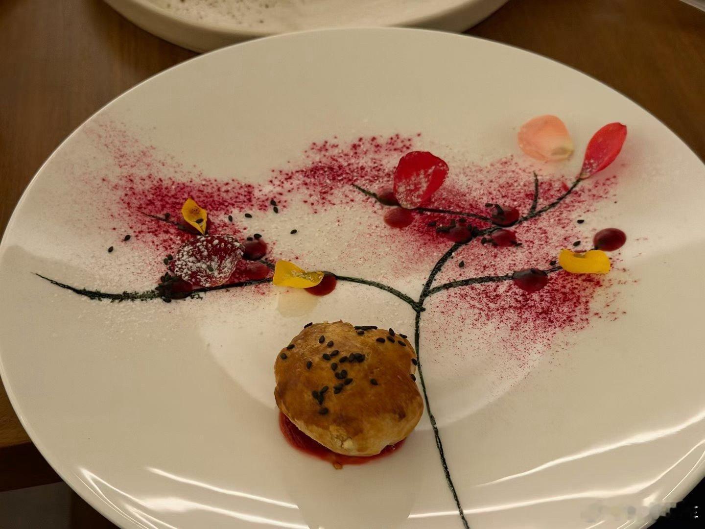 老夫活了40余载，第一次吃到如此昂贵，厨师如此用心，却无比难吃的中餐这顿饭来