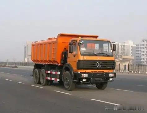 成绵高速免费才两个月，却已经有呼吁重新收费的声音了！原因在于有民众反映，成绵