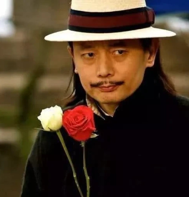 1995年，葛优攒下350万，一口气买了4套大房子，有记者问他:“为什么找一个像
