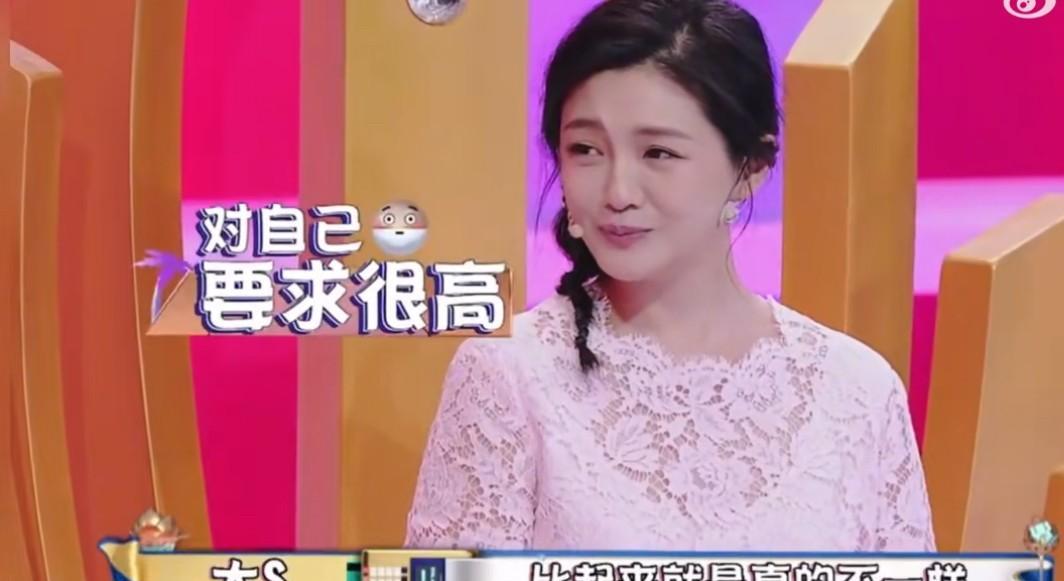 对于后来大s为什么越来越不愿意出门，在她生完霖霖参加《康熙来了》访谈节目时，已经