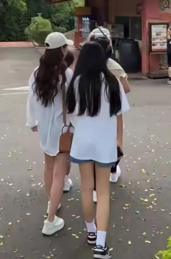 汪小菲是在给s家留脸面，不然可以以俩姐弟的名义告法院问妈妈埋在那里的知情权！ 