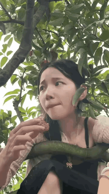 有什么好吃的？馋谁呢？😡