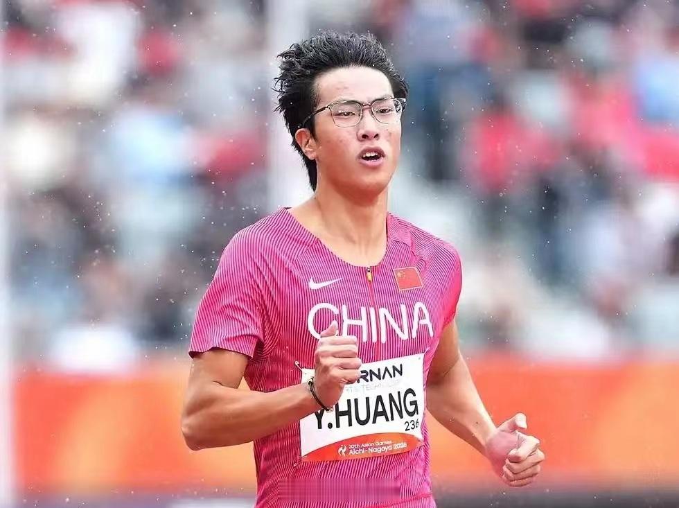 #汶颂追平谢震业亚洲纪录##黄友闻斩获200米银牌#【黄友闻斩获200米银牌汶颂追平谢震业亚洲纪录】
