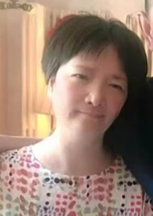 何晴癌症末期住院的照片曝光！可怕的病魔把她折磨的不成人样，癌症扩散到了身体的