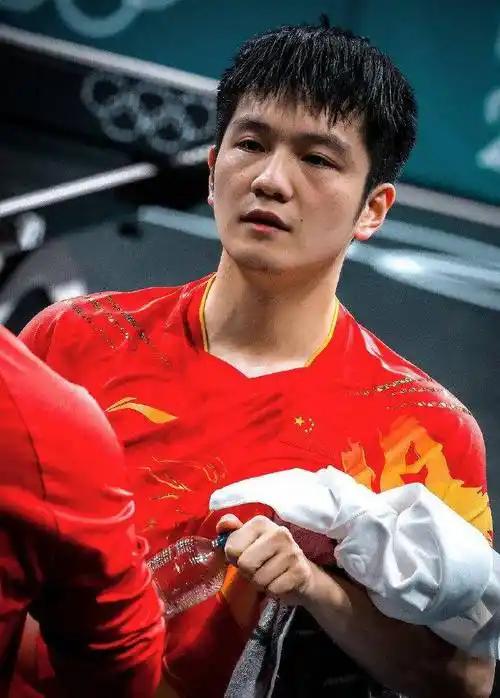 樊振东没有出现在伦敦世乒赛的名单上，不是国乒阻拦，也不是他和国家队闹别扭，而是他