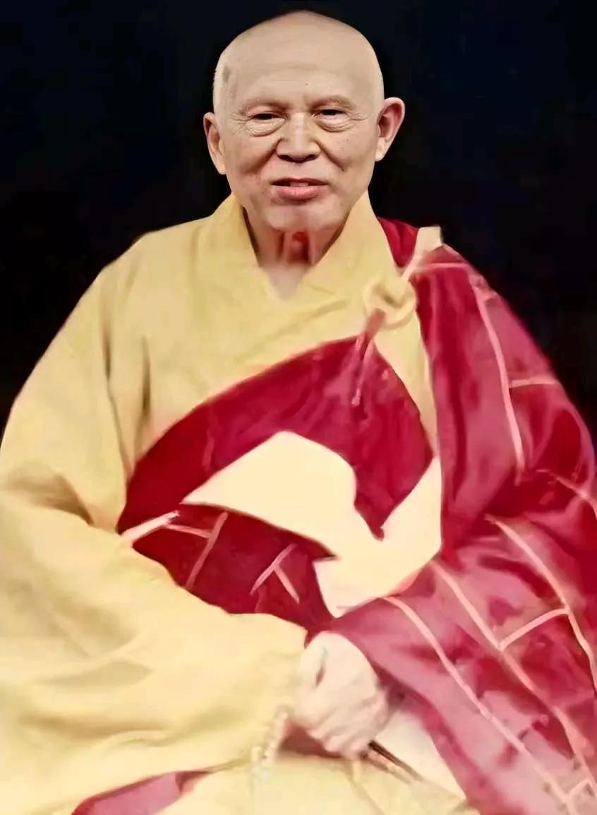 1966年秋，福建永泰县闇亭寺的木鱼声被一阵急促的脚步声打断。当审查人员质疑僧