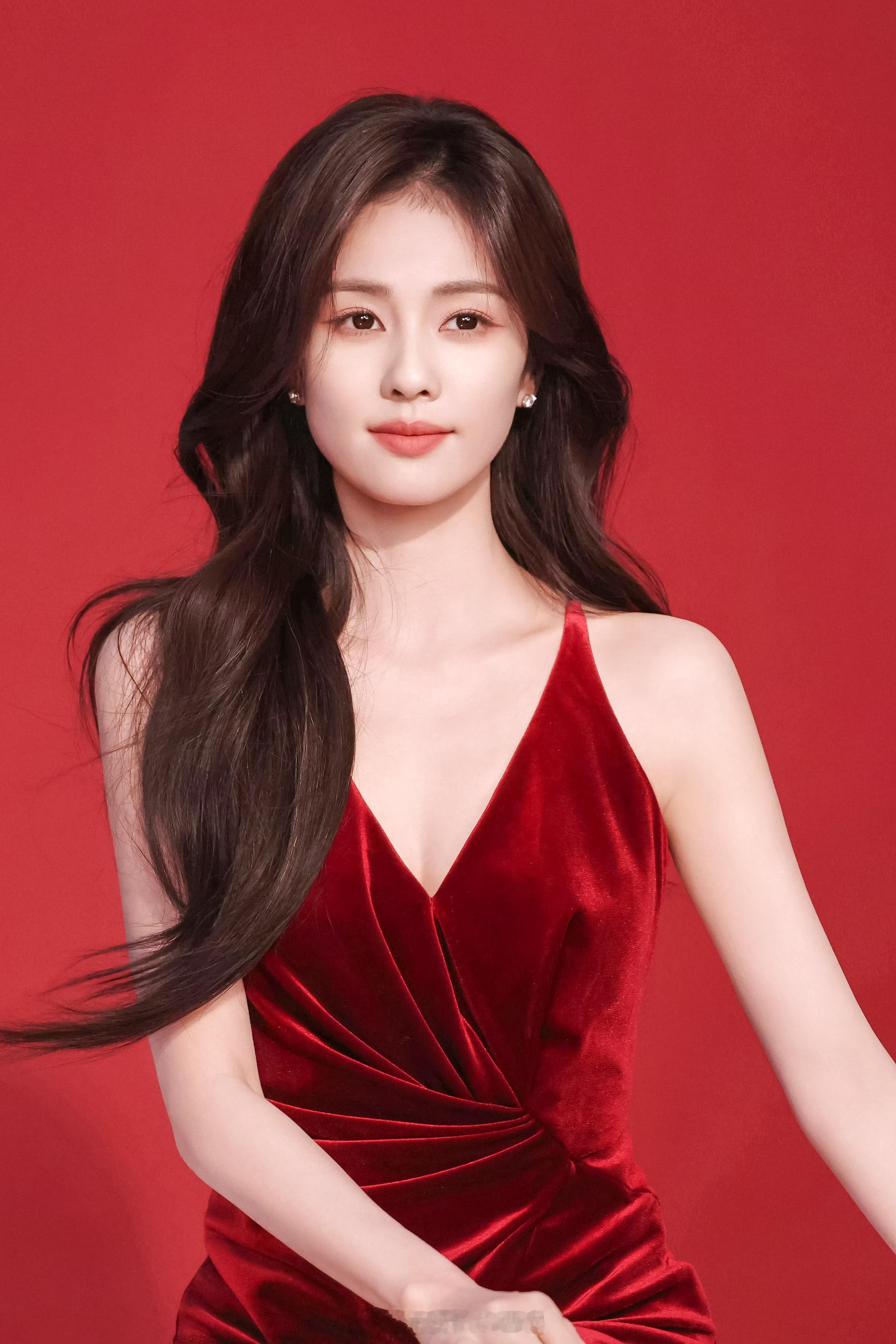 白鹿花朵红裙红裙好美的白梦妍，期待演员白鹿2025星光大赏🌹