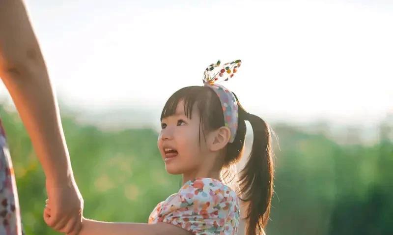 父亲工资6000女儿要3000生活费如今，孩子和父母在生活费方面的矛盾着实不少