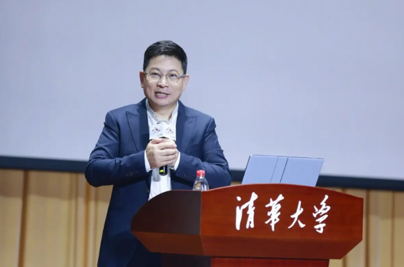 余承东回清华成功演讲。按余承东的行程应该在昨天中午时分就已经结束在清华的分享