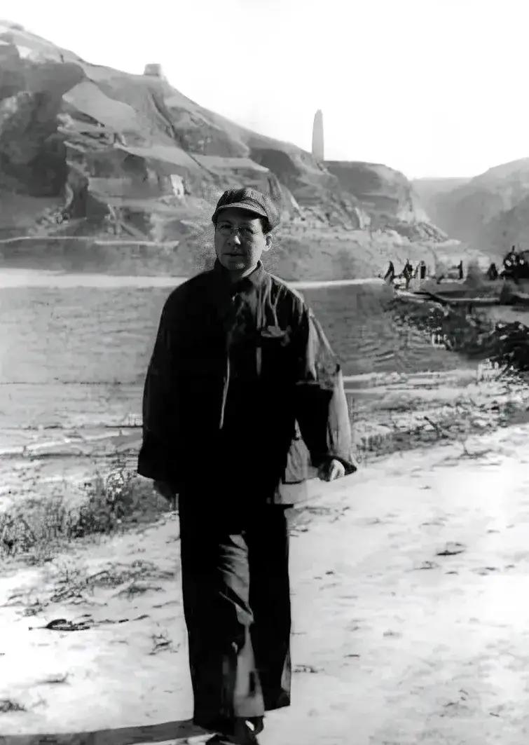 由长征途中的毛主席诗词说开去长征时期（1934—1936）是毛主席诗词创作的