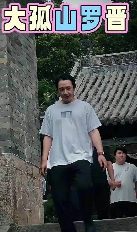 爱人如养花罗晋把唐嫣宠的娇艳欲滴光彩照人自己糙的像个老农民