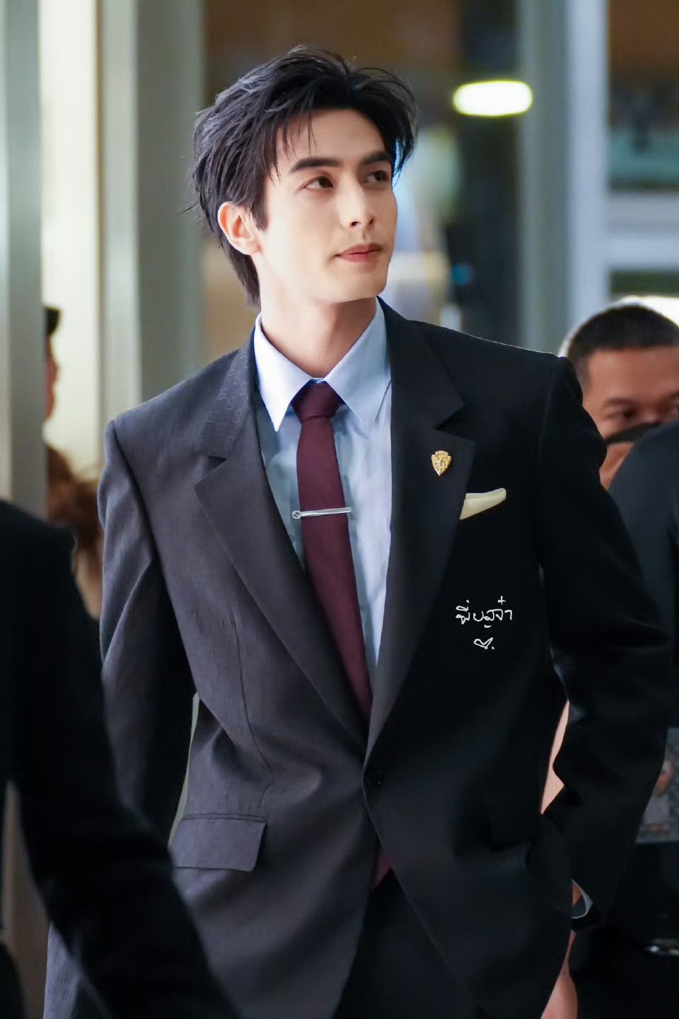 杨幂宋威龙一款很新颖的豪门姐弟熟男熟女味拉满了