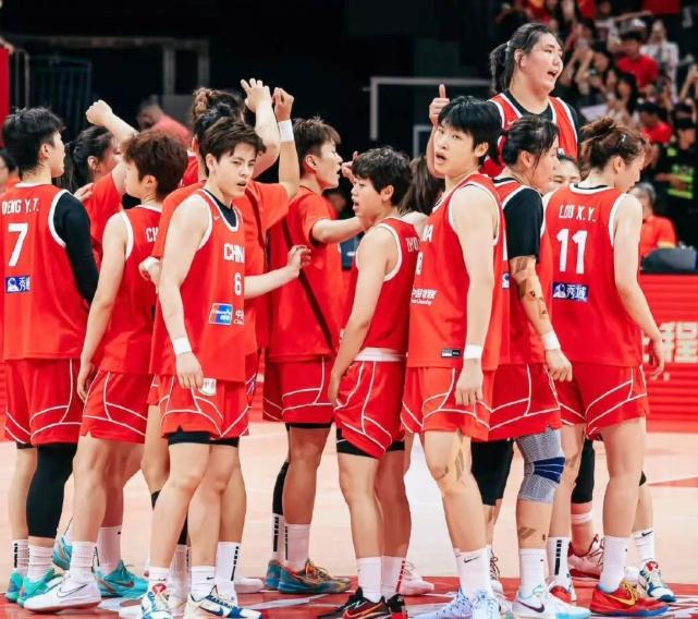 亚运会中国三大球决战名古屋（一）中国女篮开门红以111:46大胜泰