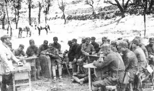 国民党三位将军，居然是亲堂兄弟，更离奇的是三人先后率部起义投向共产党。陈赓见到廖