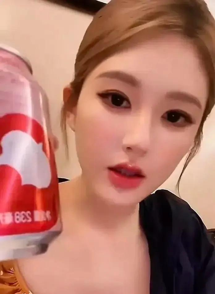 我错了，终于看懂赵露思的问题了，助农是真的，赚钱也是真的。首先她收购来的是被