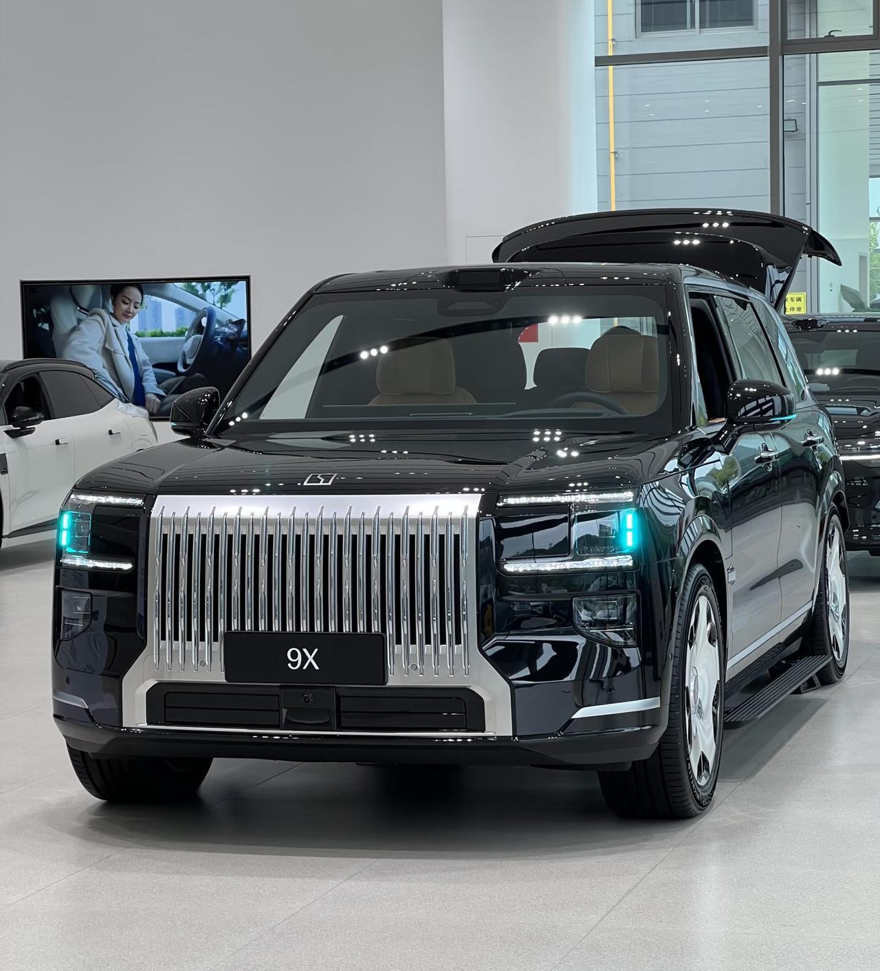 极氪9X（内部代号）的性能配置，代表了极氪“技术下沉与体验登顶”的终极追求，