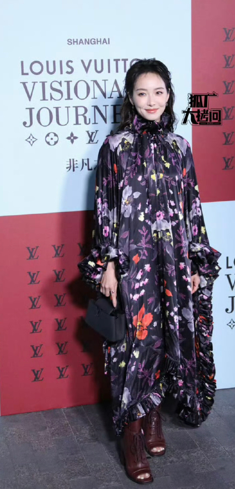 宋茜Lv大秀造型不知道的以为穿了向太的裙子…这造型师认真的吗？​​​