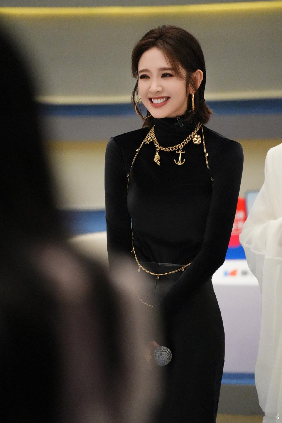 唐艺昕不知道大家喜欢什么就都发了乘风2026唐艺昕大方晒出各种状态，真诚又温柔太