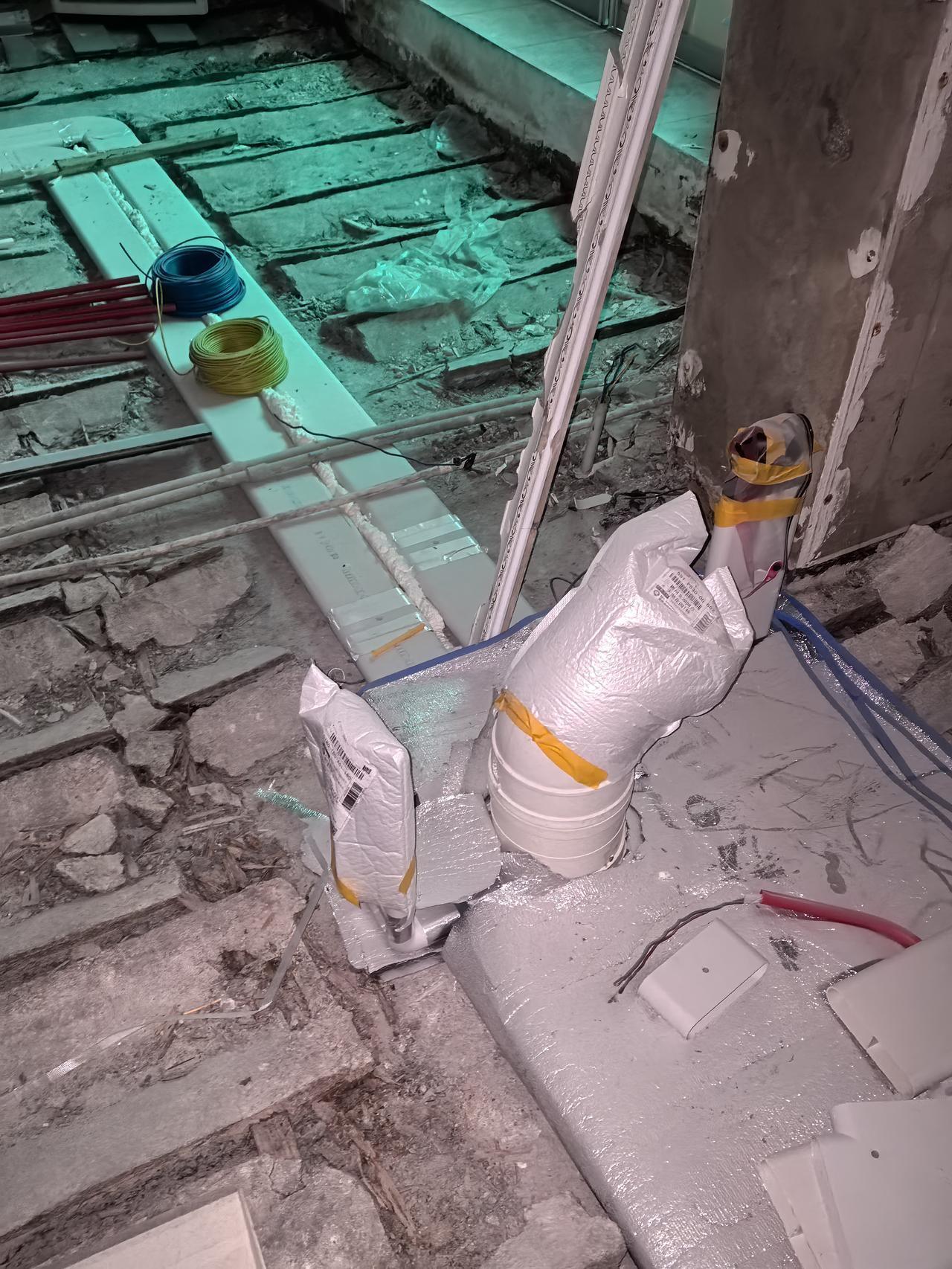 看你的新风是怎么装的，一句话，市面上安装的新风90%都不合格。他们基本上是吊顶安