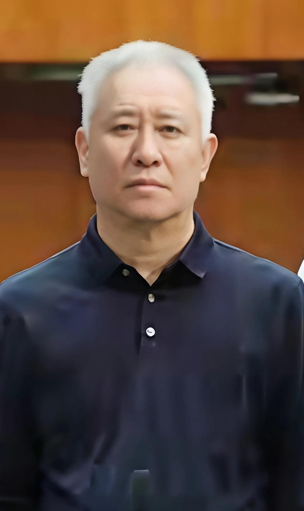 像许家印这样的经济犯在牢里都干些什么？身份清零后，过去再有钱、地位再高，进监狱没