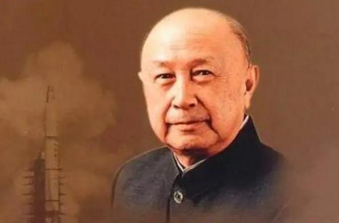 1956年，一位北大数学系教授请教钱学森问题，钱学森却说：“连这样的问题你都不懂