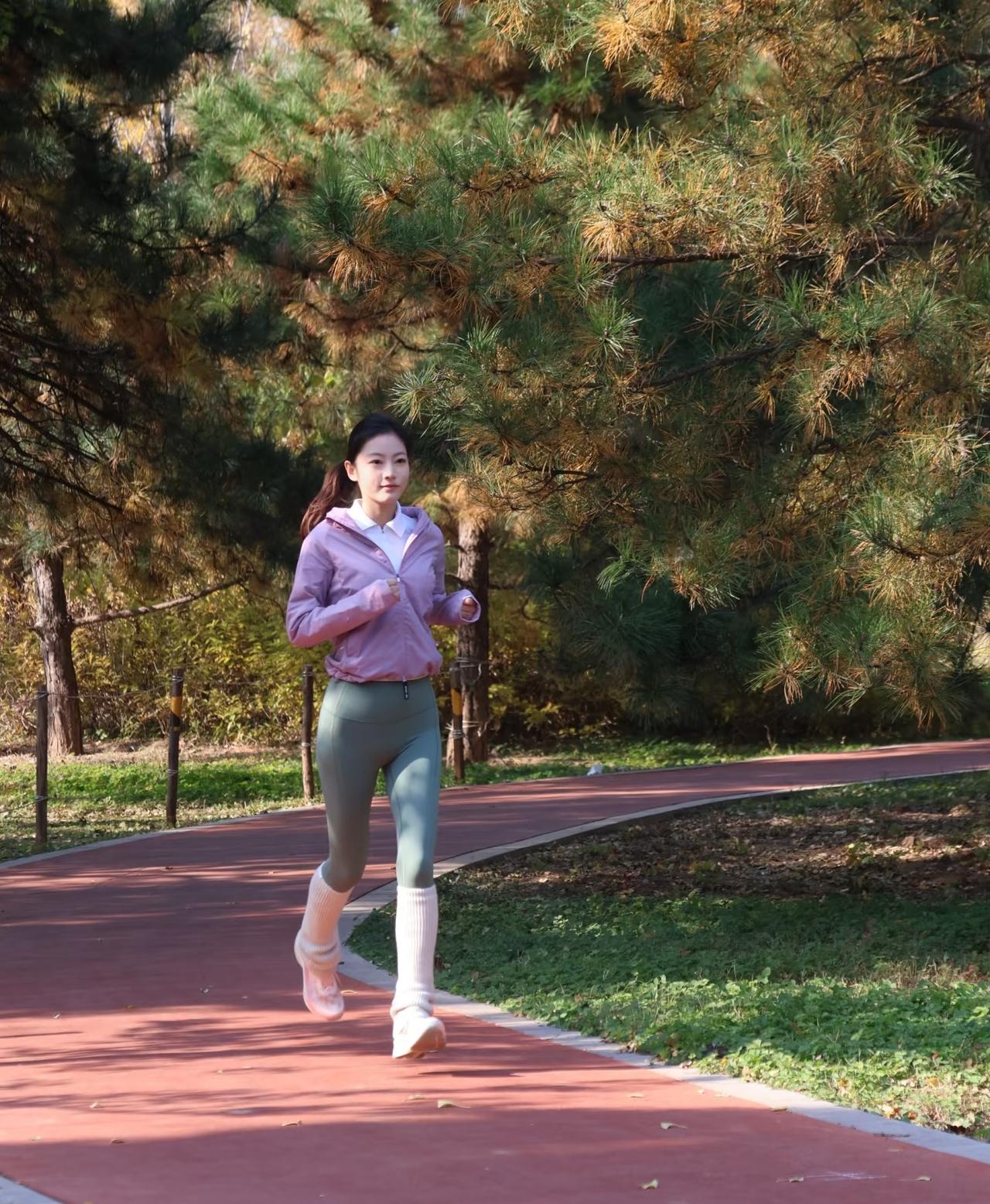 当你跑完后，不再把跑步记录发朋友圈不再看微信步数不再纠结今天跑的配速如何不