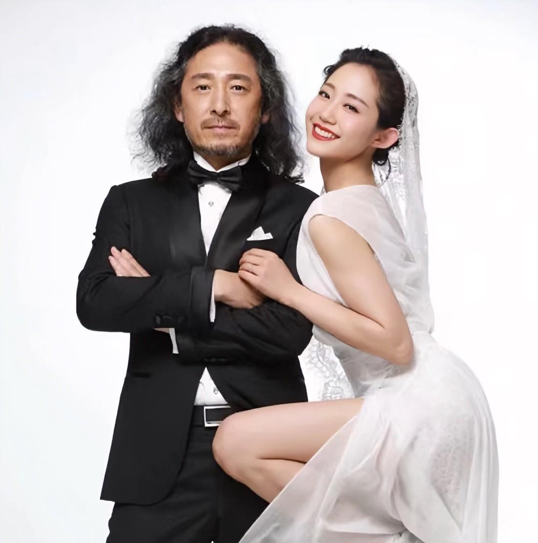 万千惠的妈妈真该退出他们的小家庭，得不到一点尊重还硬要凑在一起，万千惠妈妈说