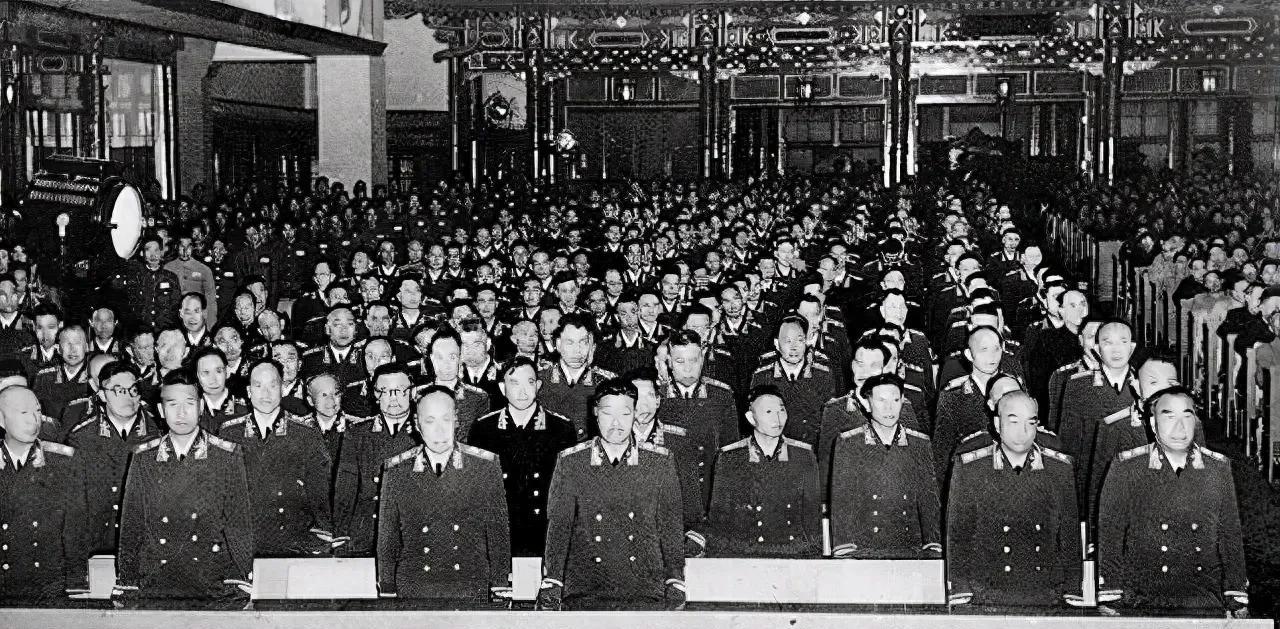 55年授上将的基本标准：红军时期不低于师级。抗战时期不低于旅级。解放时期不