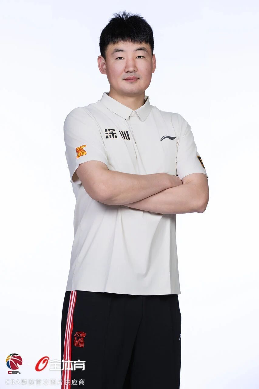 据探长了解，顾全将接替郑永刚指导，担任深圳新世纪俱乐部新任主教练。顾全球员生涯全