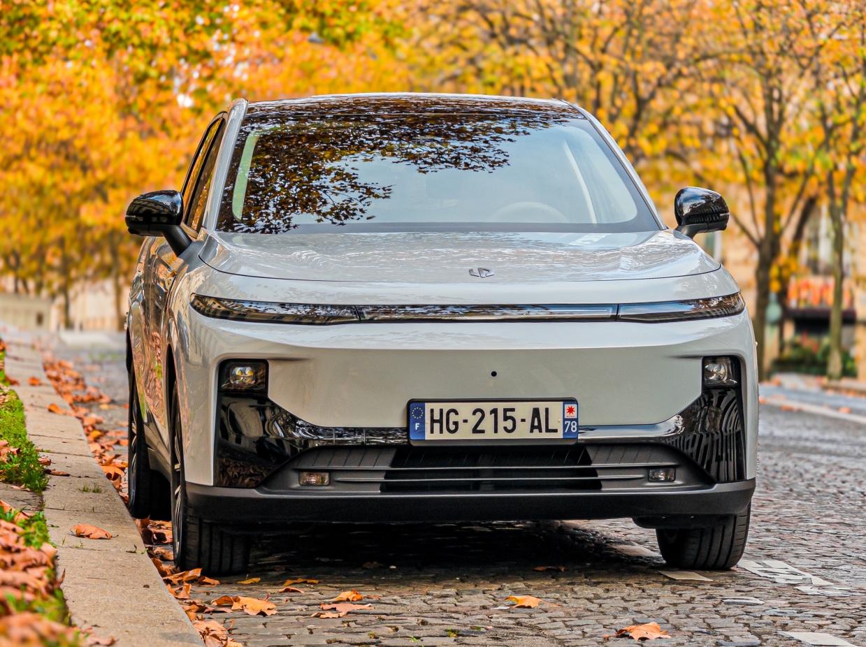 中国汽车的崛起如何全球消费者受益？零跑B10给出了答案。相信大家都能看出来