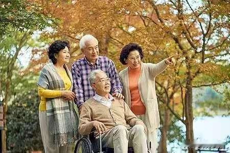 养老金提低控高以绝对值调整筑牢公平底线养老金提低控高政策，是顺应民心、彰