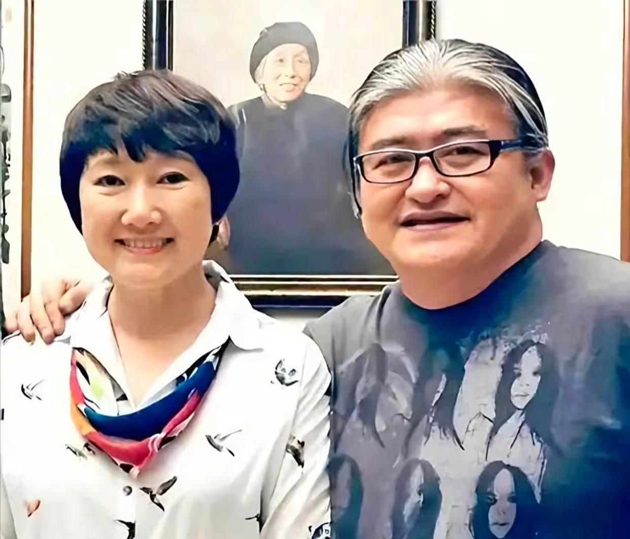 王刚也没想到，刘欢离世仅3天，前妻成方圆竟因一个举动口碑暴涨刘欢离世的消息传遍