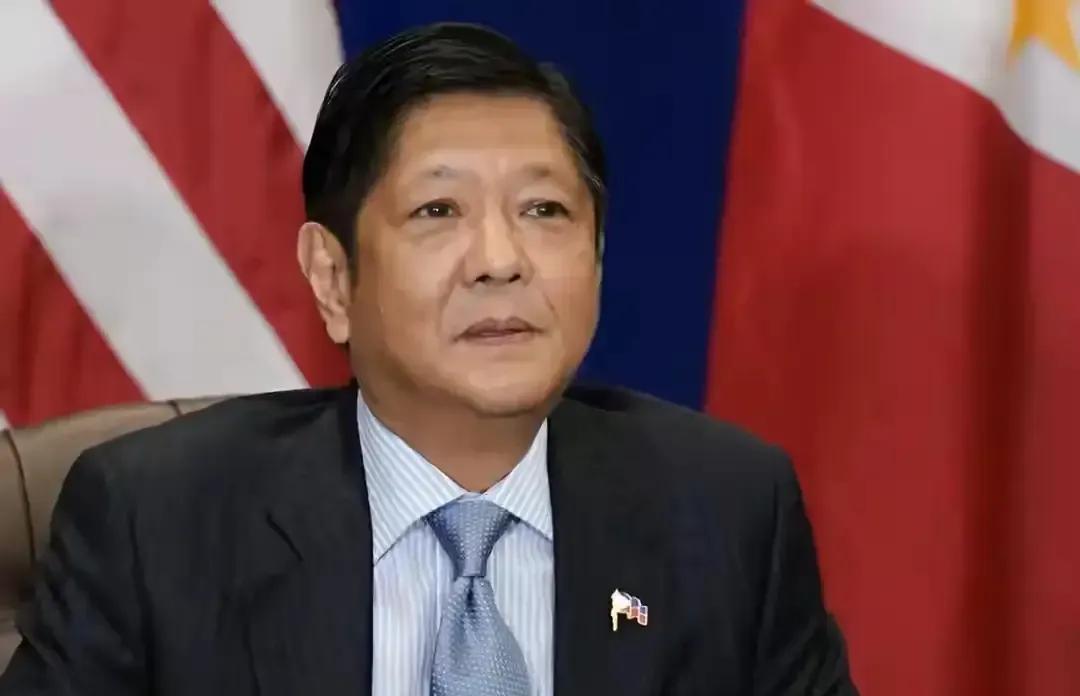 小马科斯请普京来参加东盟峰会，这操作真够劲爆的。美国却在菲律宾偷偷给乌克兰招雇