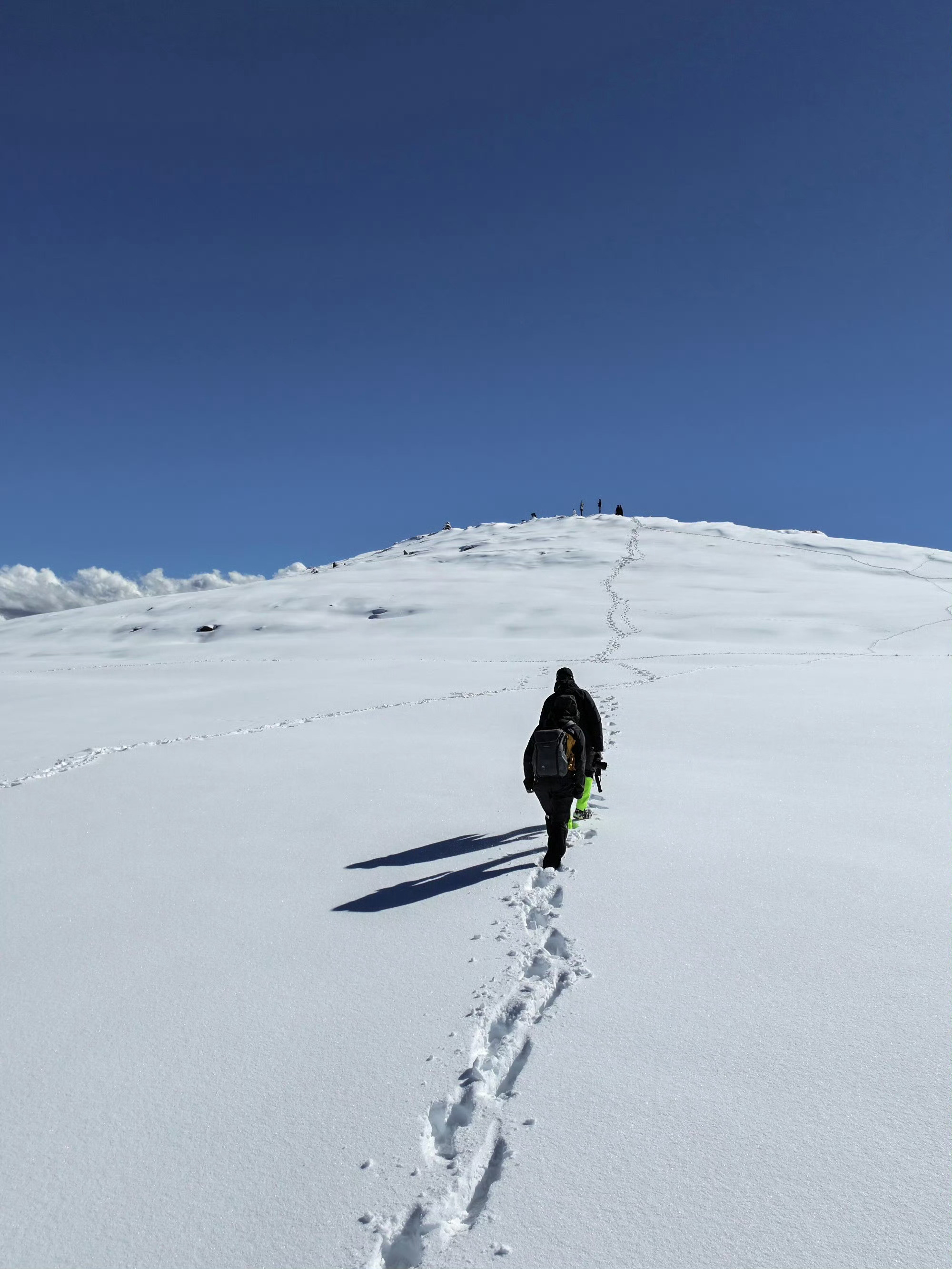 李现去西藏雪山徒步了现哥雪山徒步也太酷了吧！​​​