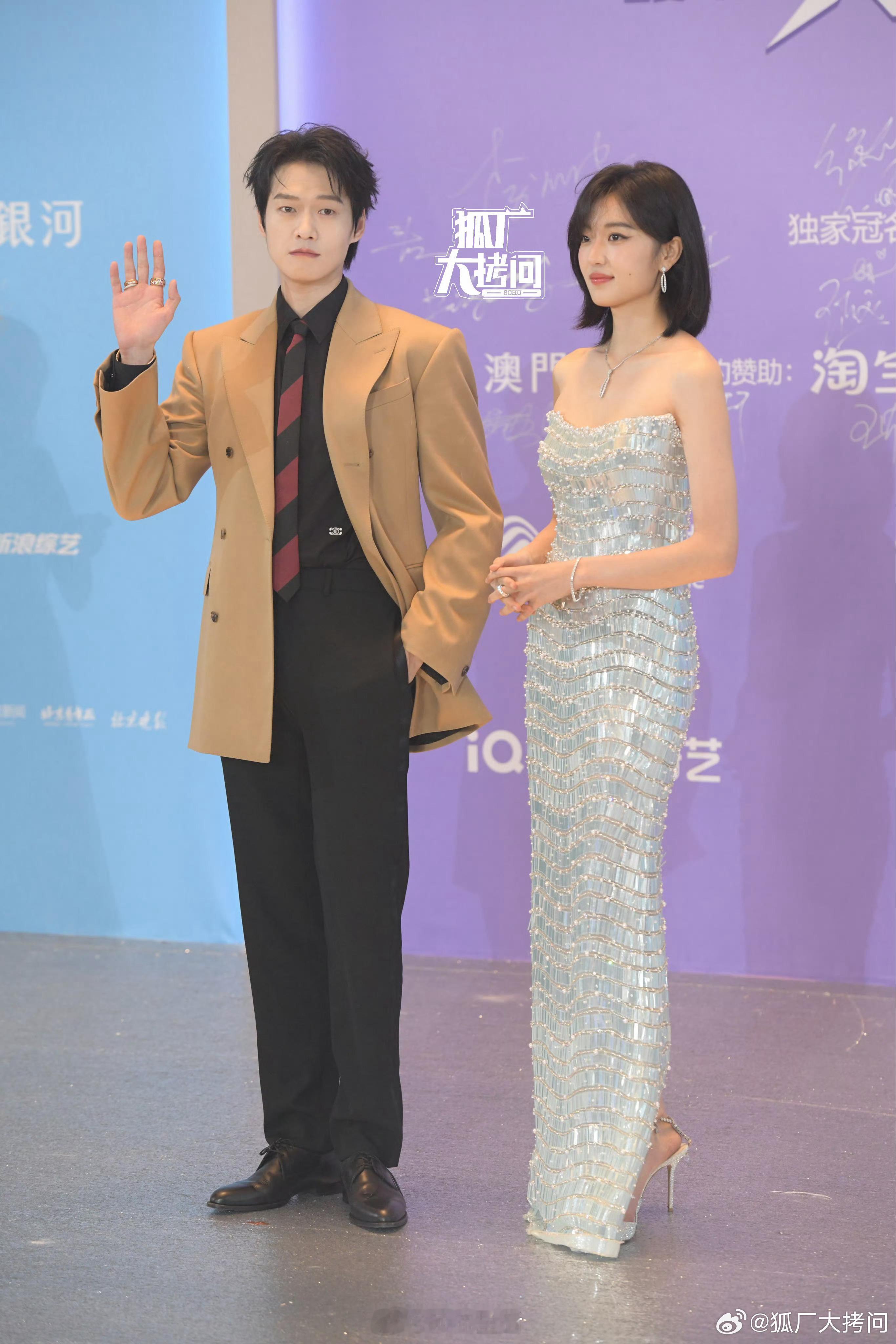 魏大勋孙千红毯牵手魏大勋走红毯就有一种，贵公子独一档的feel。